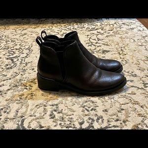 SOLD Tory Burch Dark Brown Leather Ankle Boots